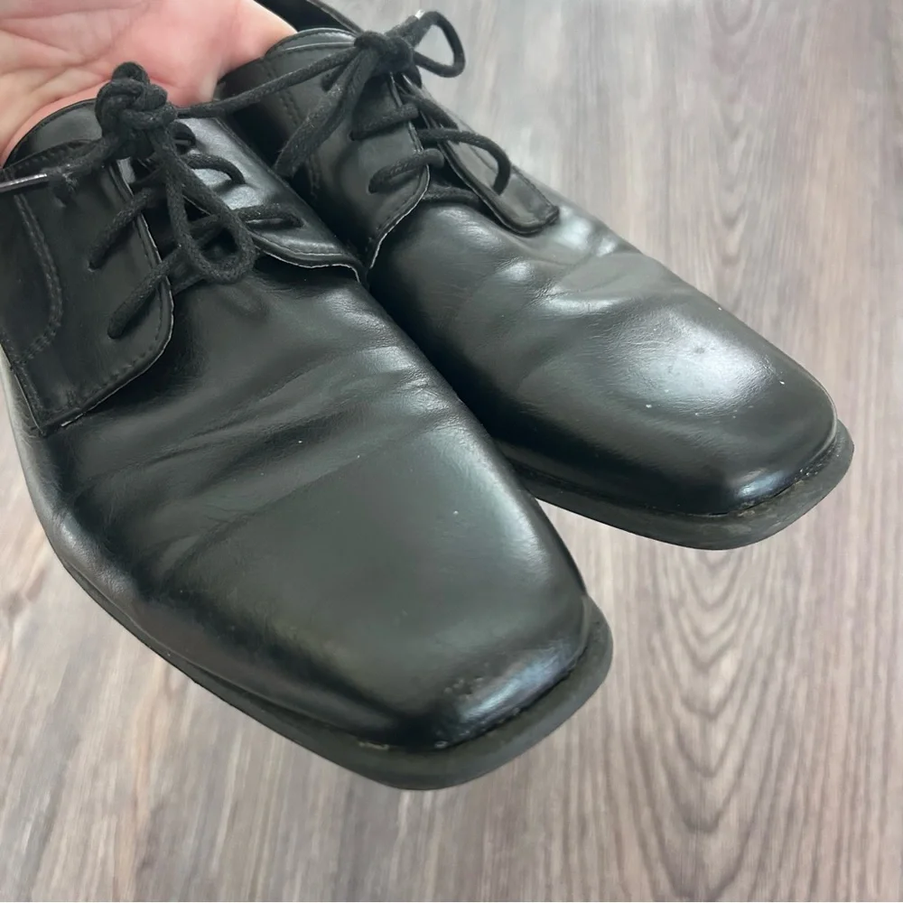 Boys Black Dress shoes Size 5